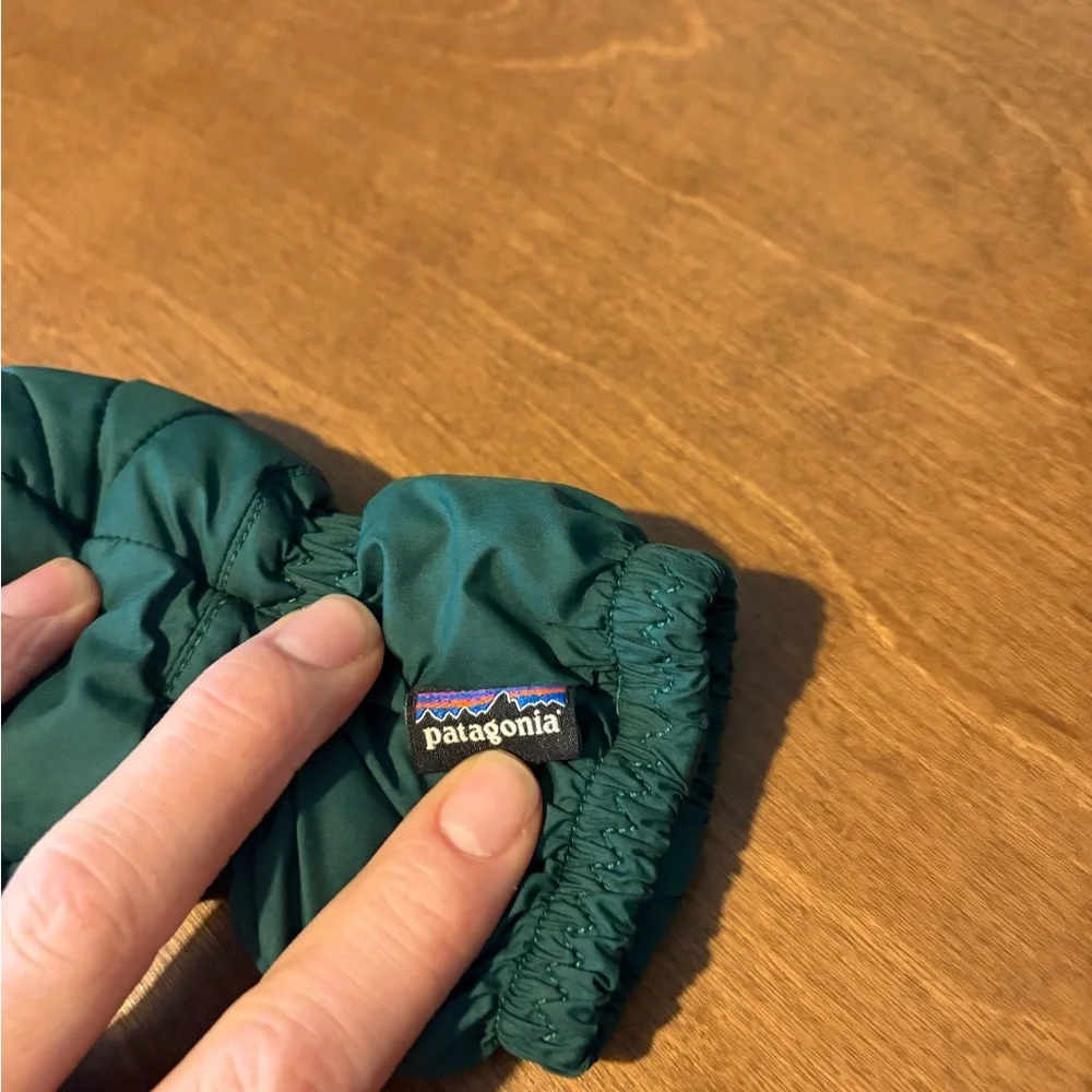 Patagonia baby puff mittens conifer green